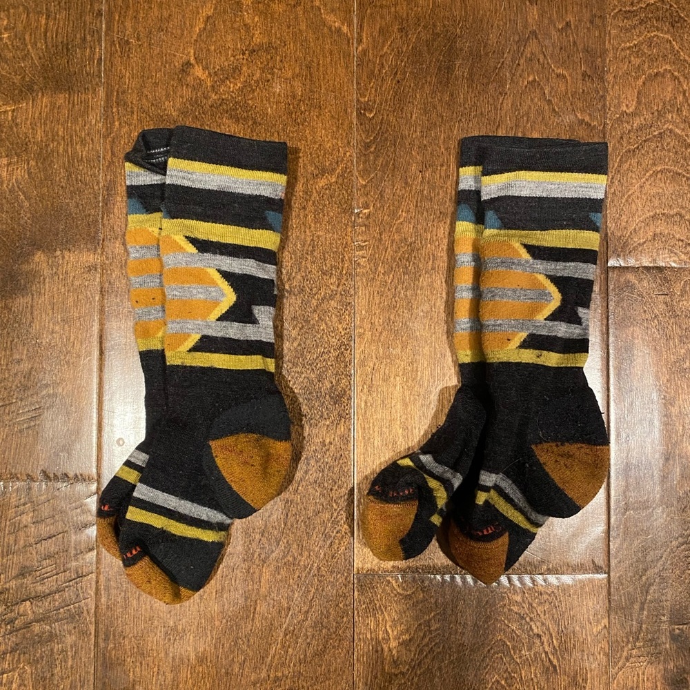 ***SOLD*** 2 Pairs - Kids Smartwool Ski Socks - Small